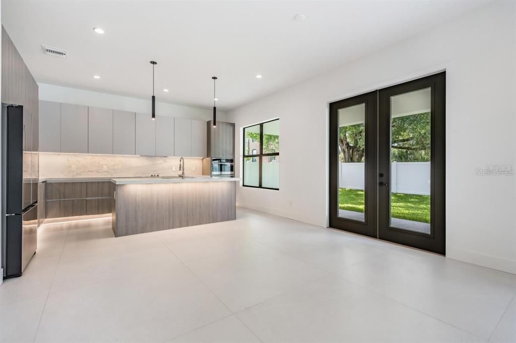 For Rent: $6,100 (4 beds, 3 baths, 3060 Square Feet)