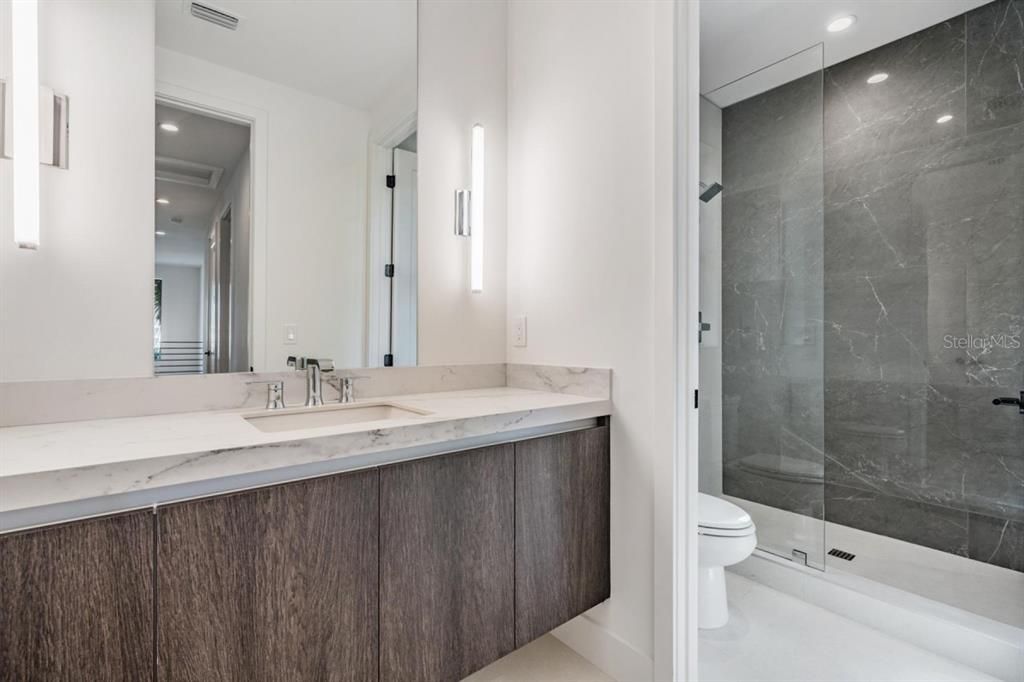 For Rent: $6,100 (4 beds, 3 baths, 3060 Square Feet)