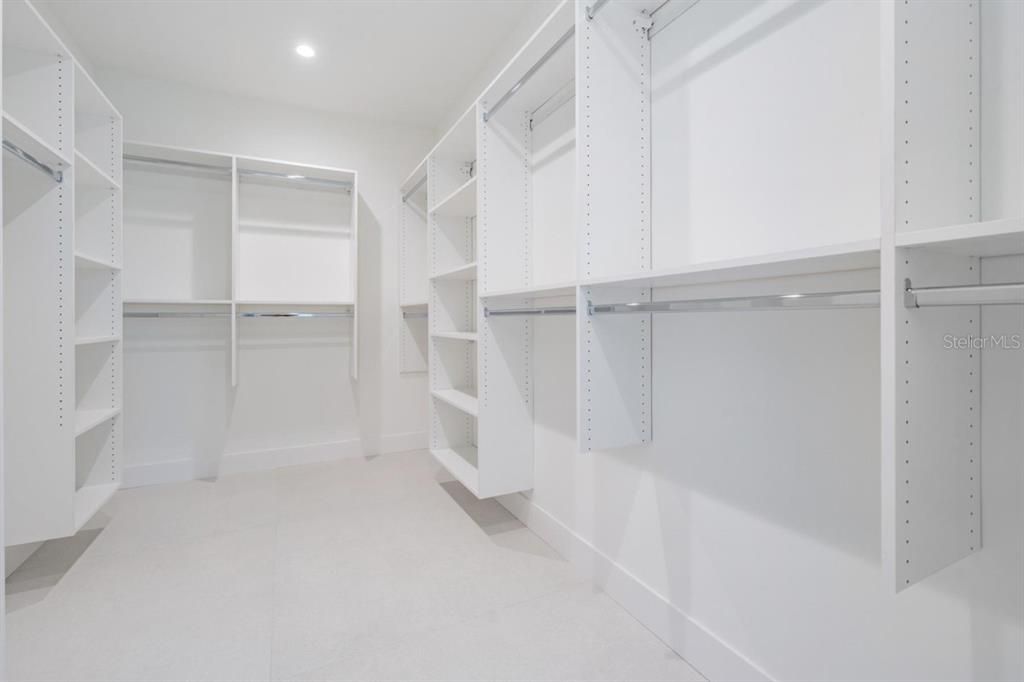 For Rent: $6,100 (4 beds, 3 baths, 3060 Square Feet)