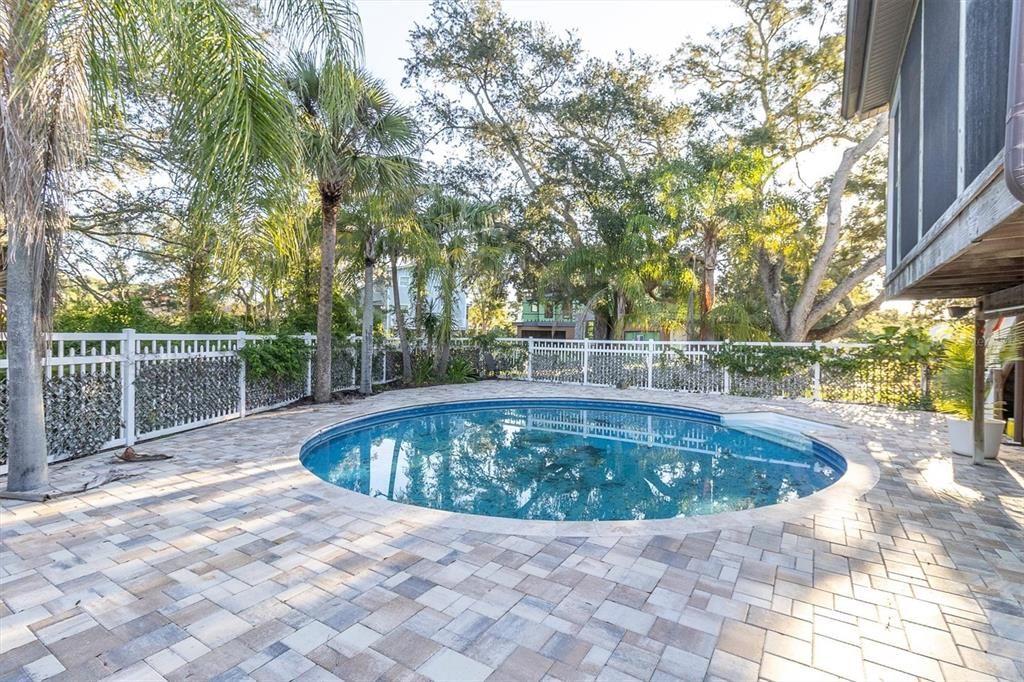 En Venta: $675,000 (3 camas, 4 baños, 1728 Pies cuadrados)