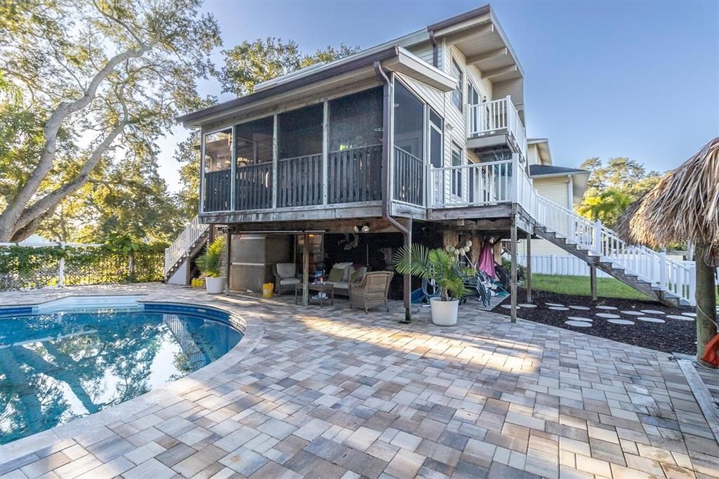 En Venta: $675,000 (3 camas, 4 baños, 1728 Pies cuadrados)