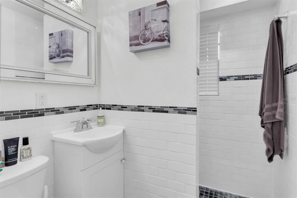 En Venta: $675,000 (3 camas, 4 baños, 1728 Pies cuadrados)