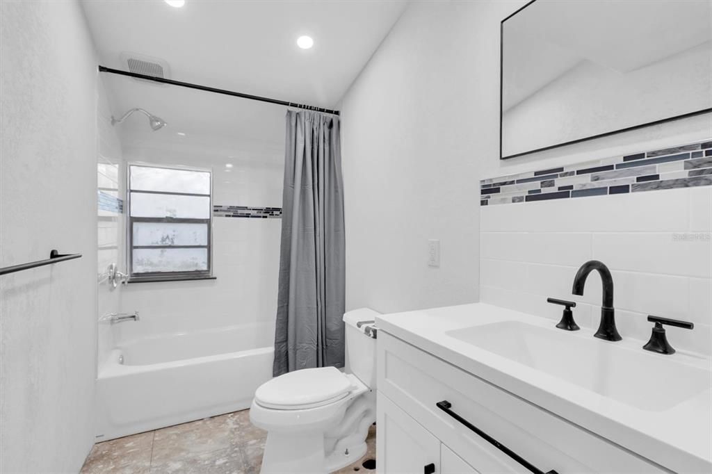 En Venta: $675,000 (3 camas, 4 baños, 1728 Pies cuadrados)