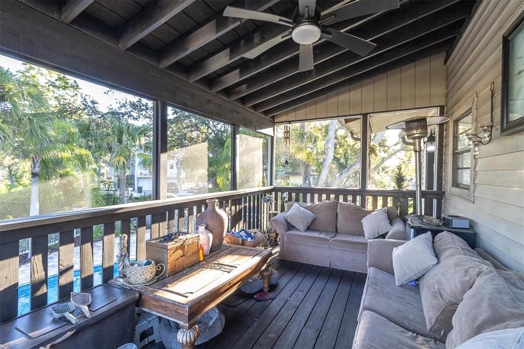 En Venta: $675,000 (3 camas, 4 baños, 1728 Pies cuadrados)