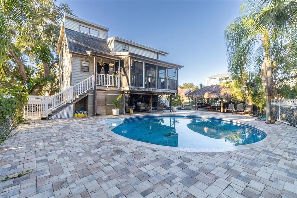 En Venta: $675,000 (3 camas, 4 baños, 1728 Pies cuadrados)