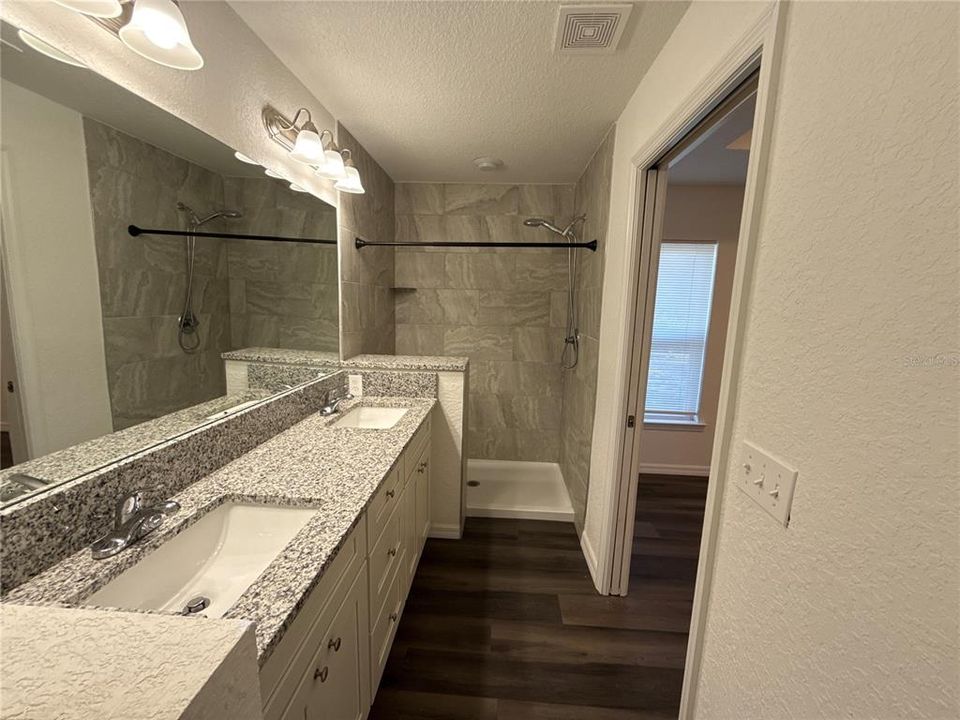 For Rent: $1,675 (3 beds, 2 baths, 1321 Square Feet)