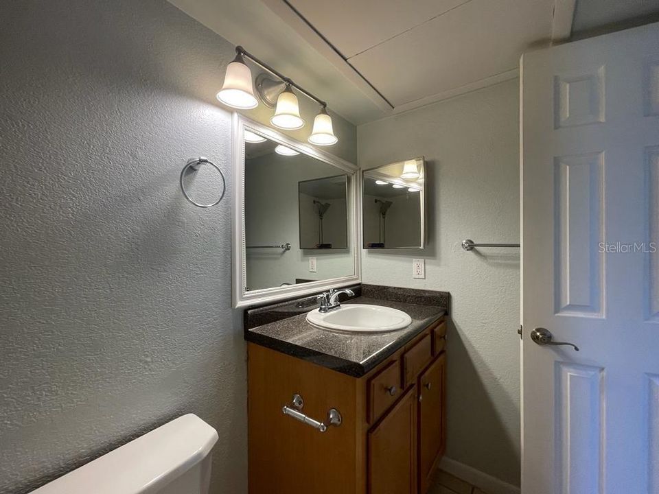 For Rent: $1,300 (1 beds, 1 baths, 644 Square Feet)