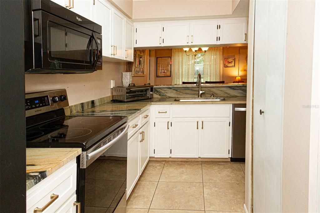 En Venta: $220,000 (2 camas, 2 baños, 900 Pies cuadrados)