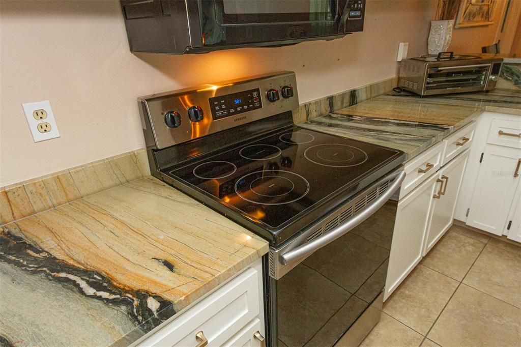 En Venta: $220,000 (2 camas, 2 baños, 900 Pies cuadrados)