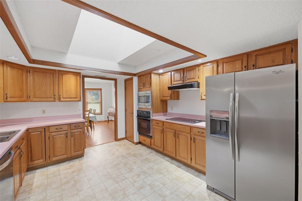 For Sale: $545,000 (3 beds, 2 baths, 2291 Square Feet)