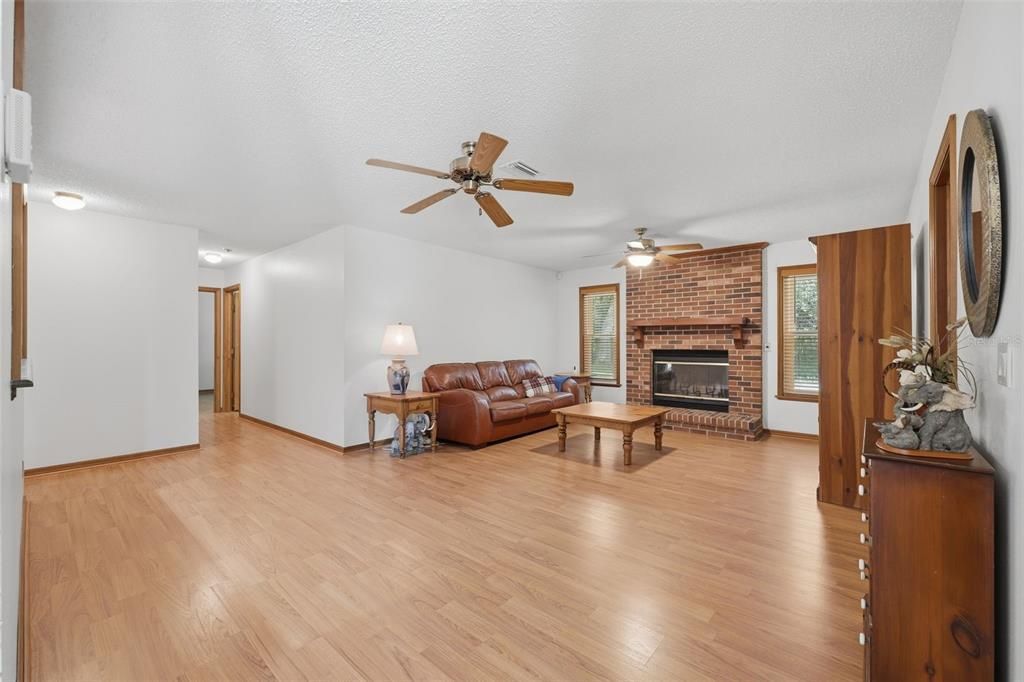 For Sale: $545,000 (3 beds, 2 baths, 2291 Square Feet)