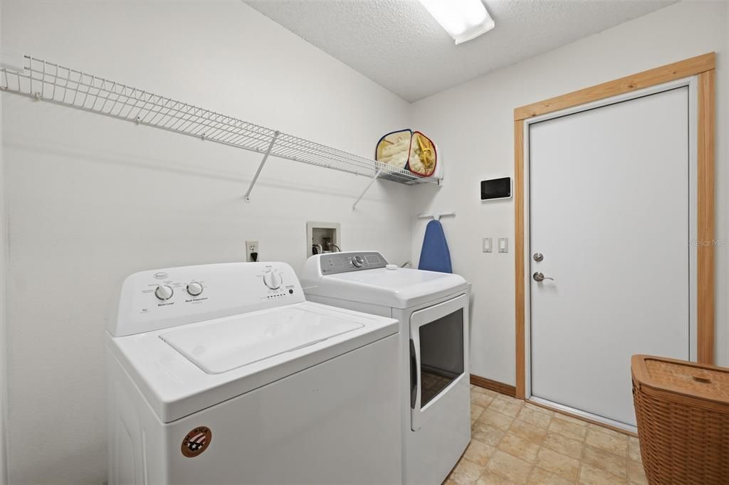 For Sale: $545,000 (3 beds, 2 baths, 2291 Square Feet)