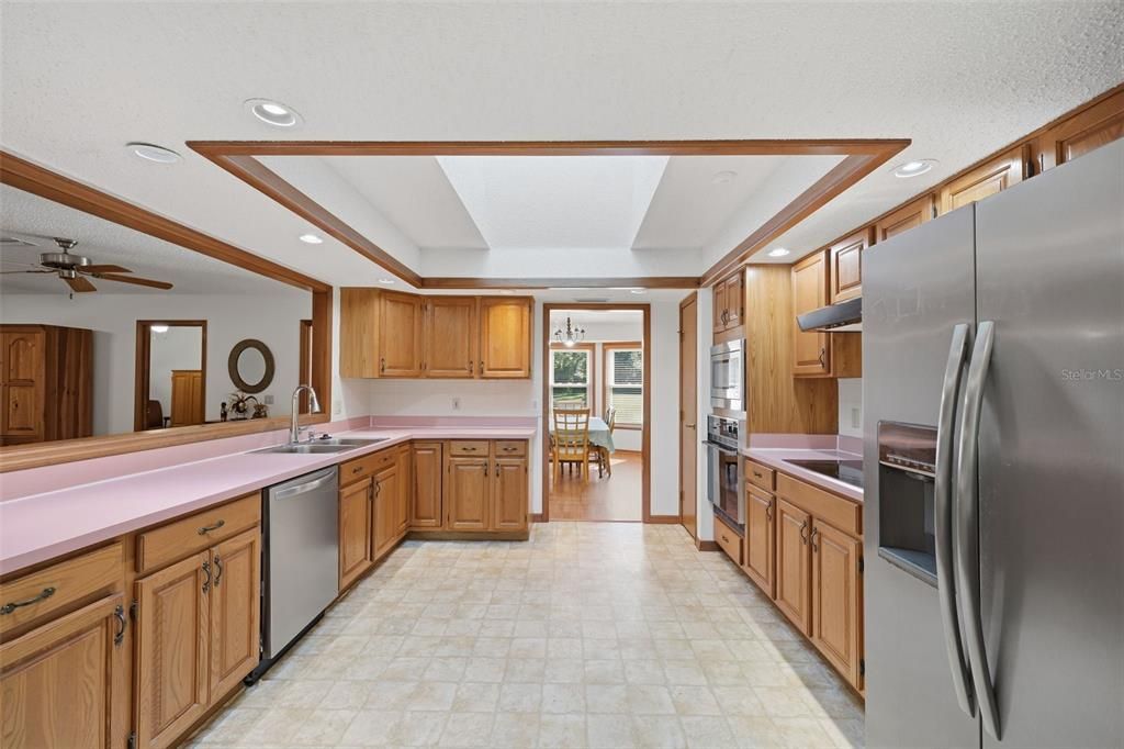 For Sale: $545,000 (3 beds, 2 baths, 2291 Square Feet)