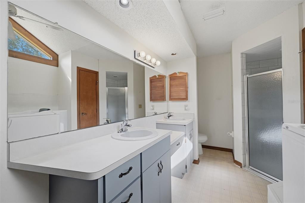 For Sale: $545,000 (3 beds, 2 baths, 2291 Square Feet)