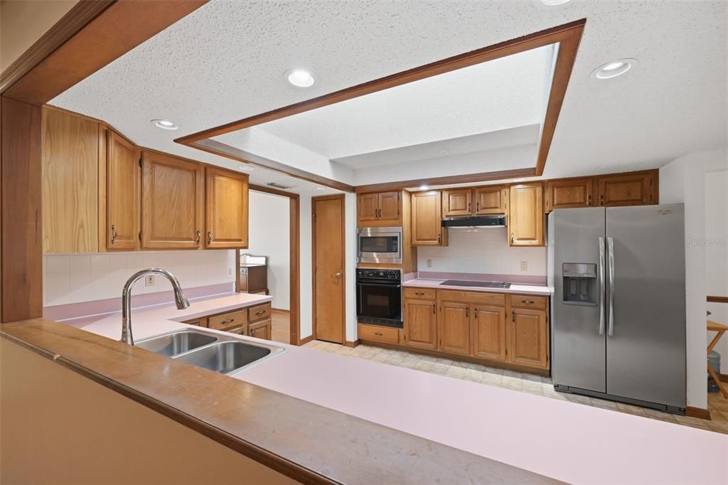 For Sale: $545,000 (3 beds, 2 baths, 2291 Square Feet)