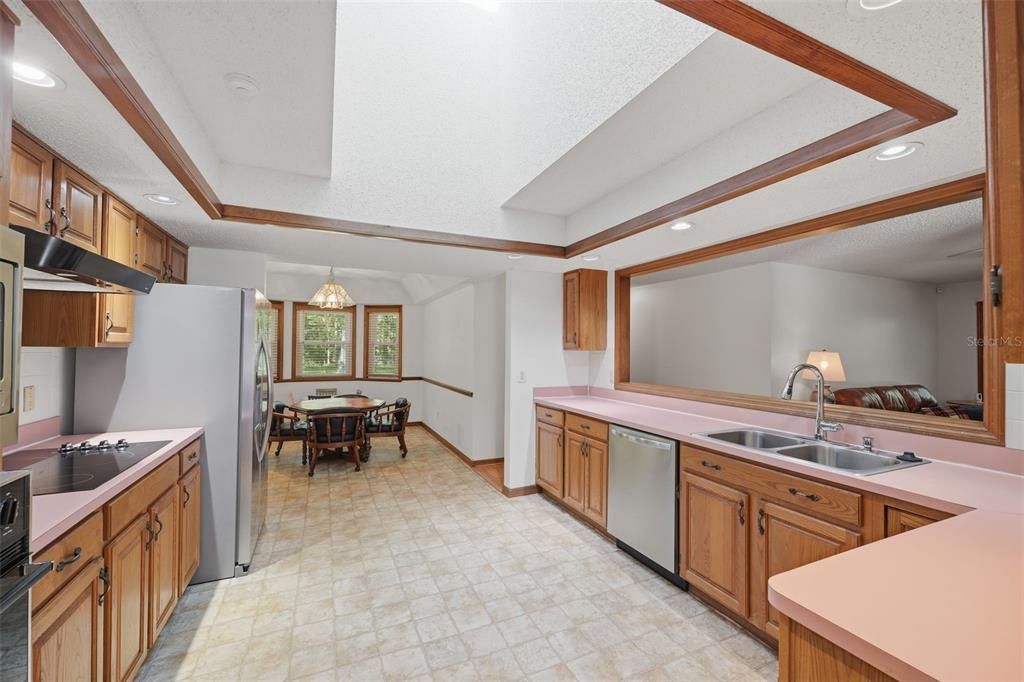 For Sale: $545,000 (3 beds, 2 baths, 2291 Square Feet)