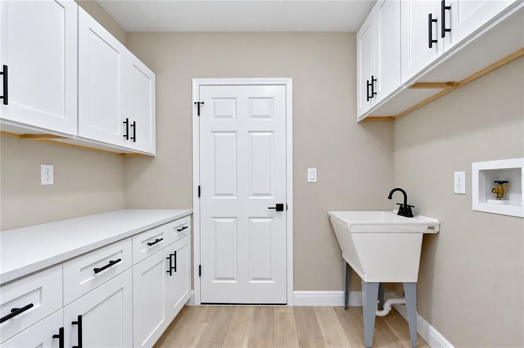 For Sale: $850,000 (4 beds, 4 baths, 3578 Square Feet)