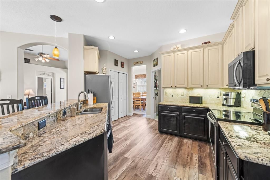 For Sale: $683,000 (4 beds, 3 baths, 2197 Square Feet)