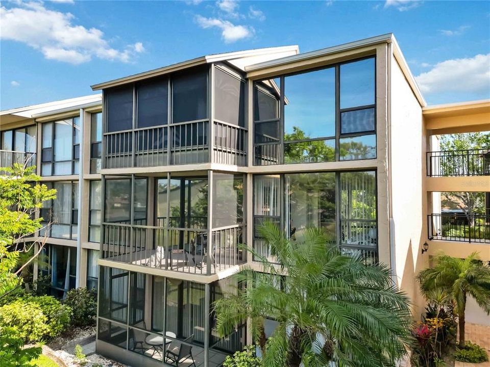 На продажу: $149,000 (2 спален, 2 ванн, 940 Квадратных фут)