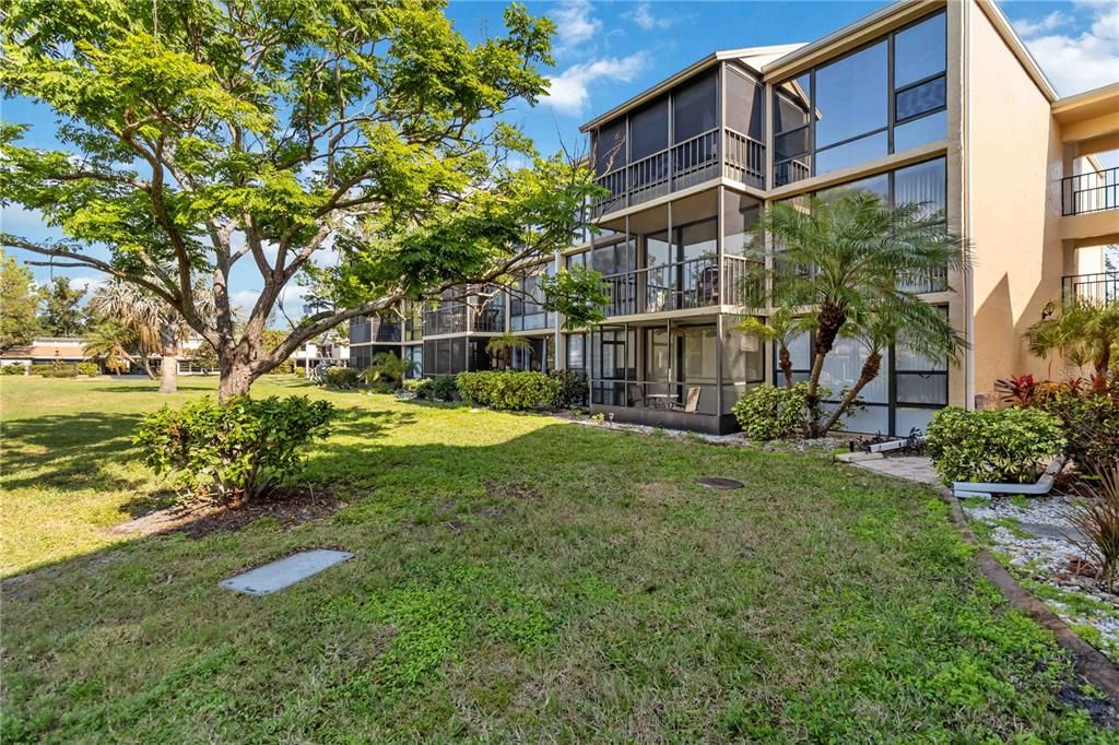 На продажу: $149,000 (2 спален, 2 ванн, 940 Квадратных фут)