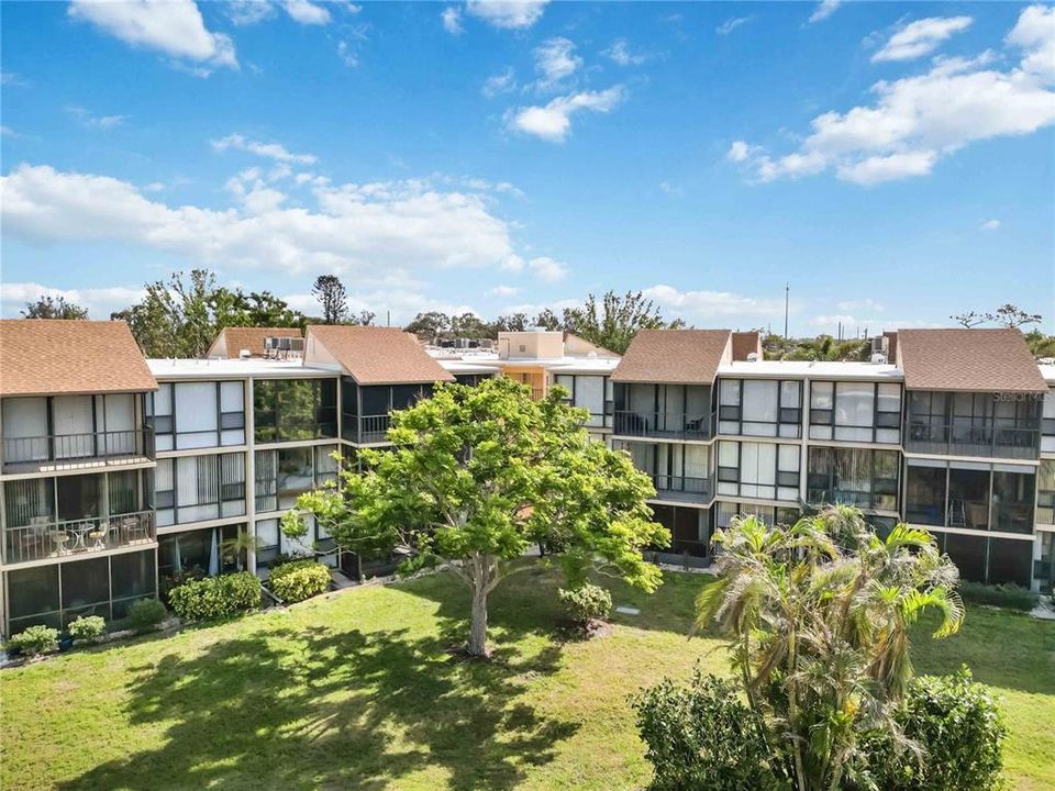 На продажу: $149,000 (2 спален, 2 ванн, 940 Квадратных фут)
