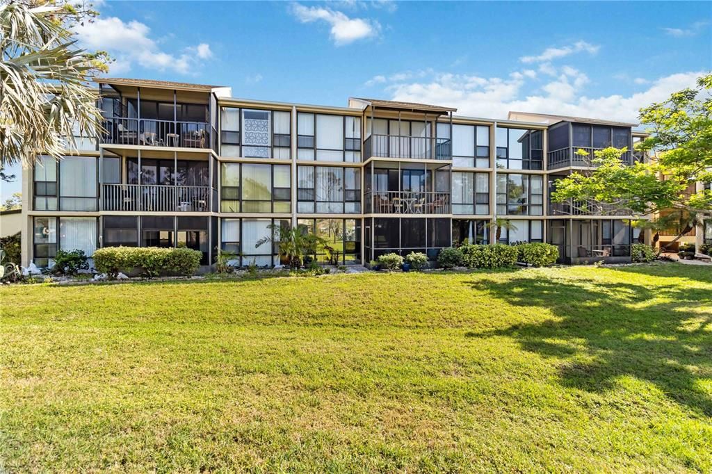 На продажу: $149,000 (2 спален, 2 ванн, 940 Квадратных фут)