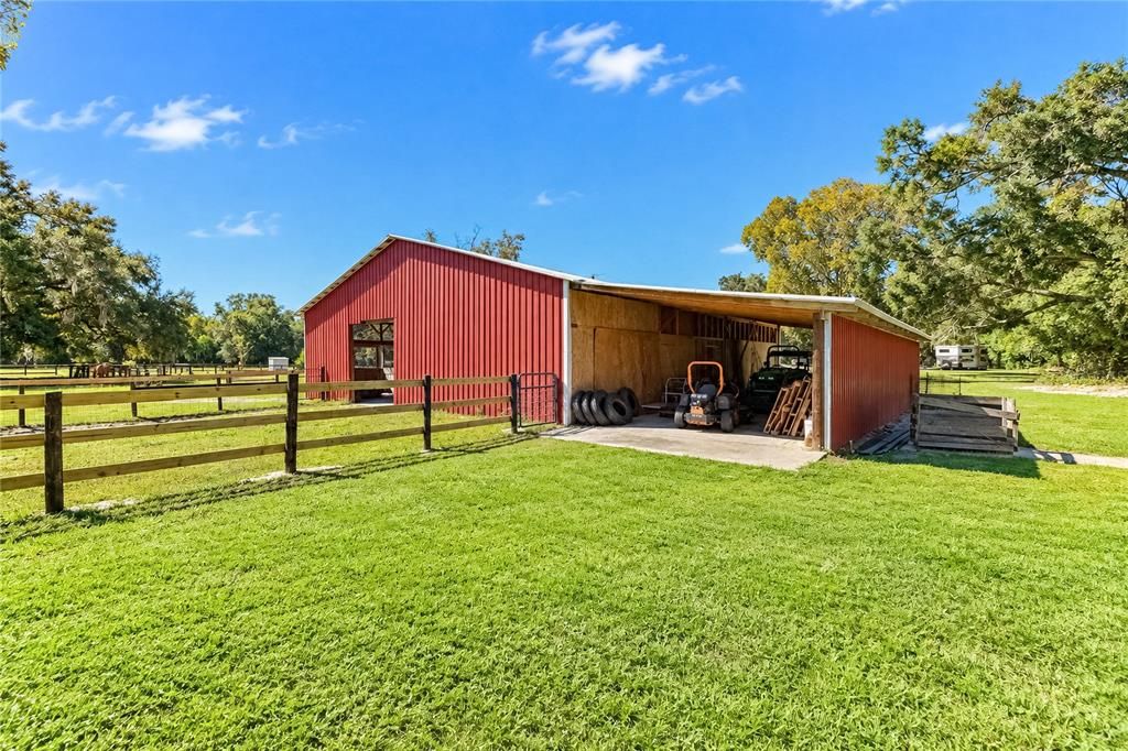 For Sale: $875,000 (2 beds, 1 baths, 1296 Square Feet)