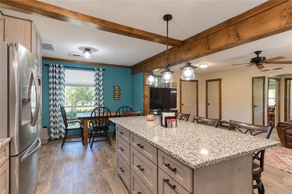 For Sale: $875,000 (2 beds, 1 baths, 1296 Square Feet)