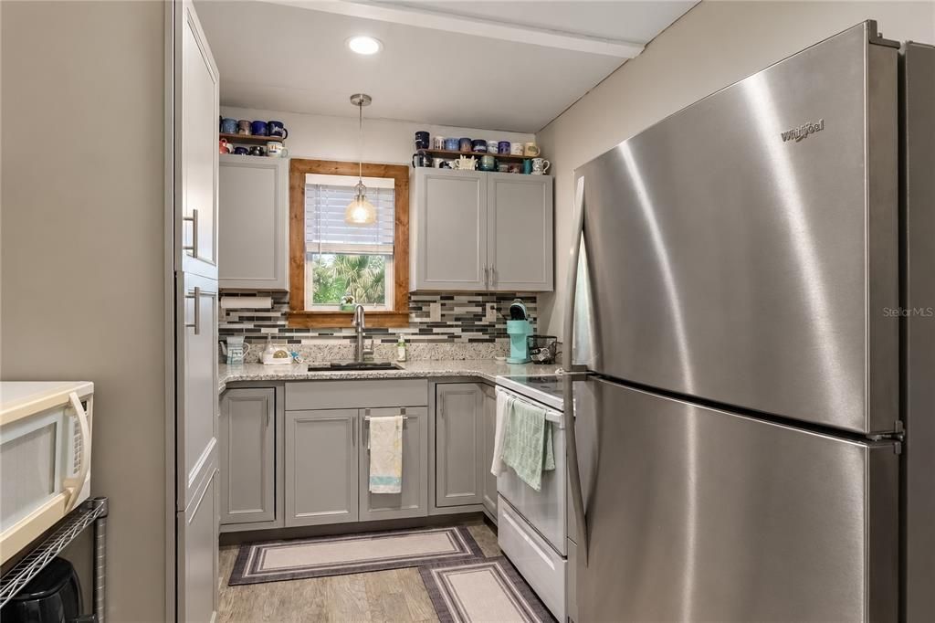For Sale: $875,000 (2 beds, 1 baths, 1296 Square Feet)