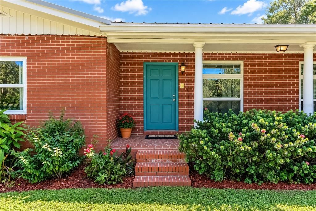 For Sale: $875,000 (2 beds, 1 baths, 1296 Square Feet)