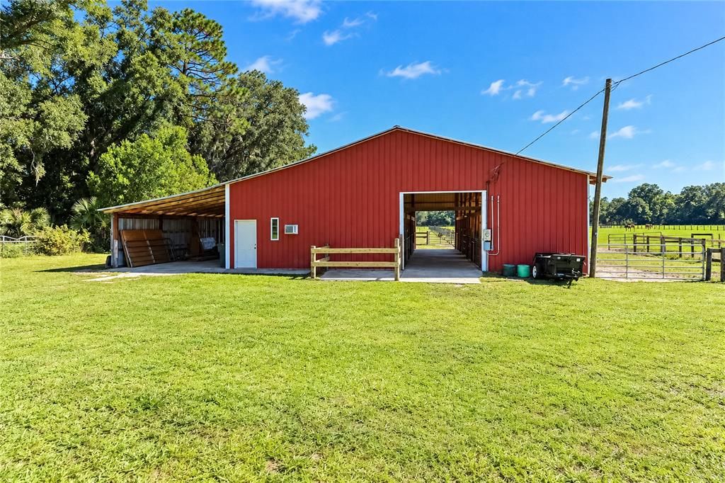 For Sale: $875,000 (2 beds, 1 baths, 1296 Square Feet)