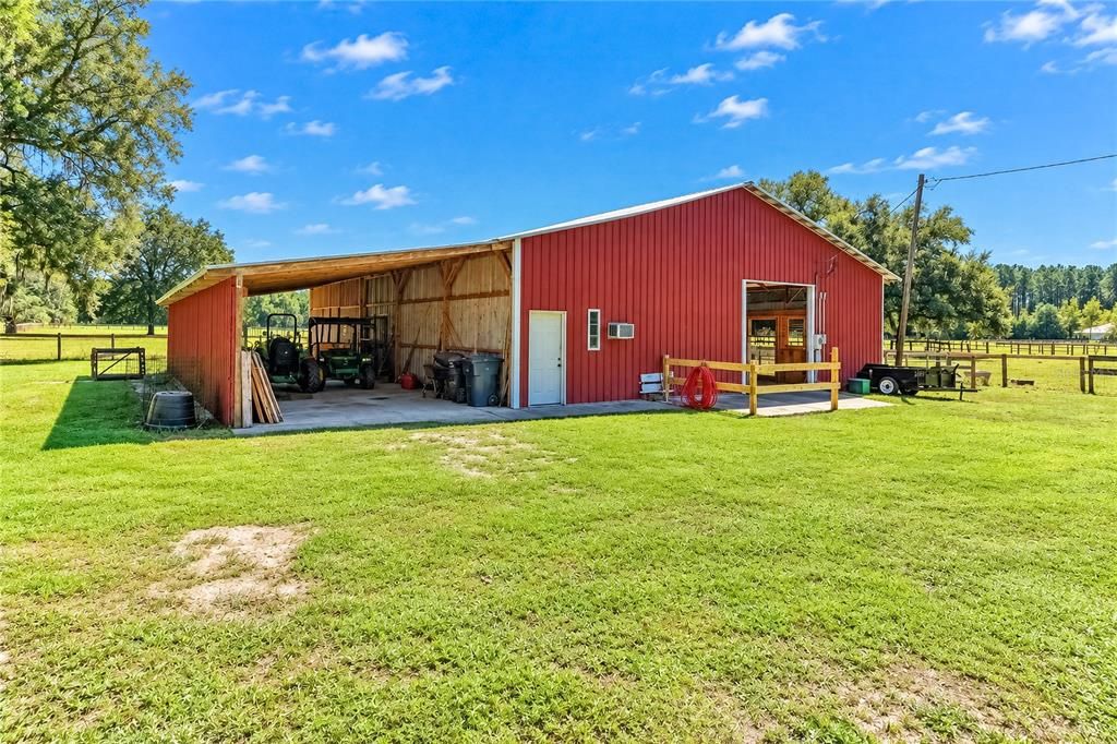 For Sale: $875,000 (2 beds, 1 baths, 1296 Square Feet)