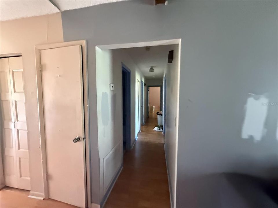 En Venta: $267,900 (4 camas, 2 baños, 1719 Pies cuadrados)