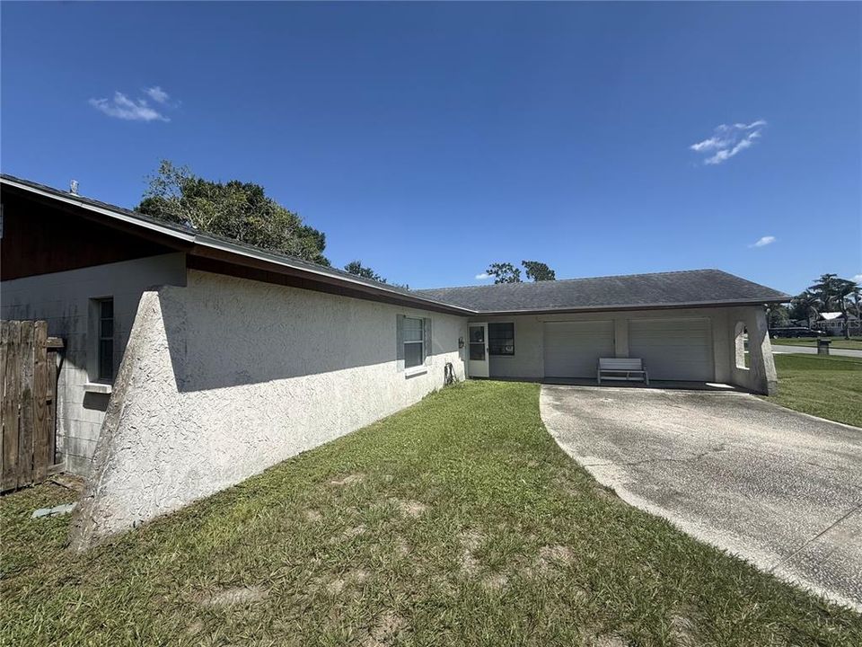 En Venta: $267,900 (4 camas, 2 baños, 1719 Pies cuadrados)