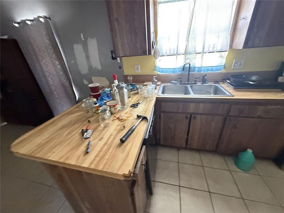 En Venta: $267,900 (4 camas, 2 baños, 1719 Pies cuadrados)