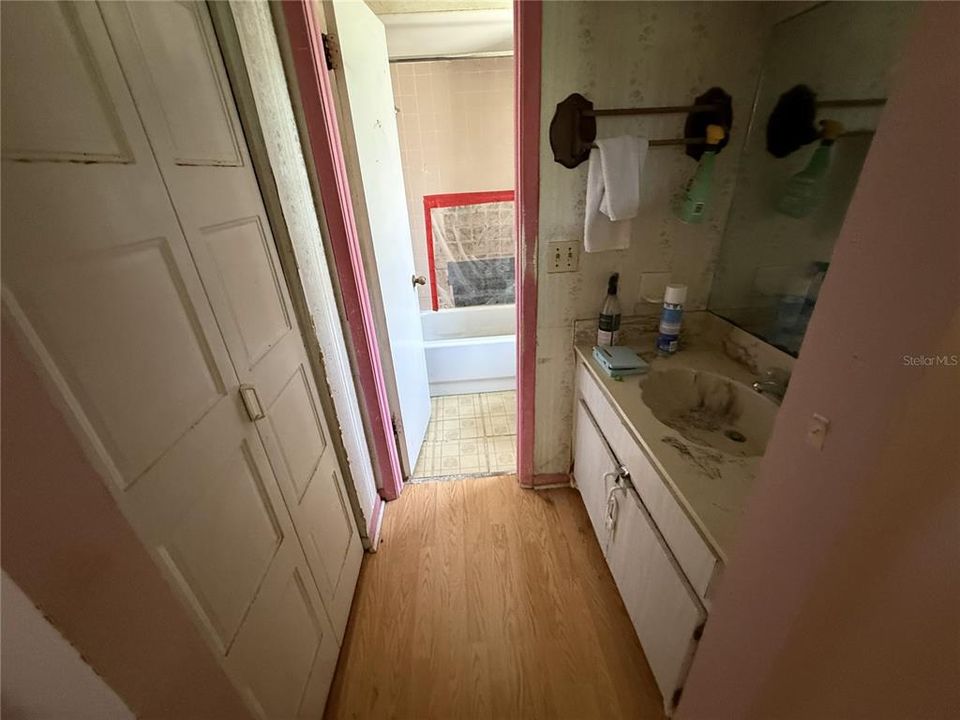 En Venta: $267,900 (4 camas, 2 baños, 1719 Pies cuadrados)