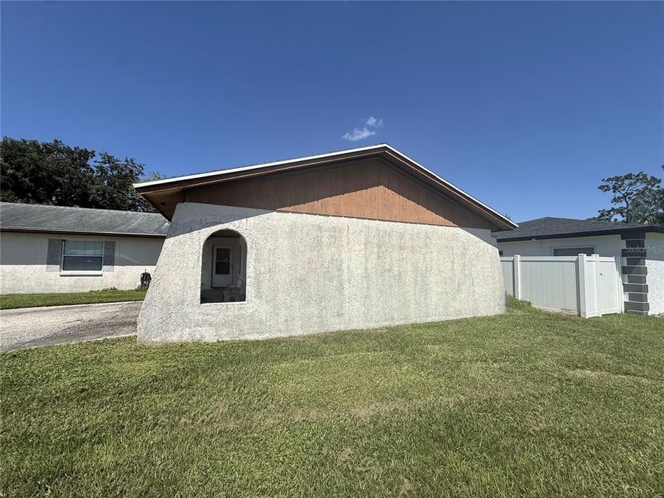 En Venta: $267,900 (4 camas, 2 baños, 1719 Pies cuadrados)