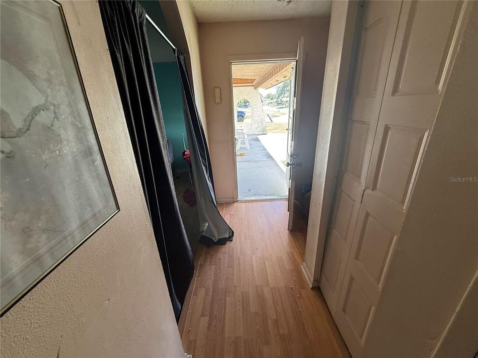 En Venta: $267,900 (4 camas, 2 baños, 1719 Pies cuadrados)