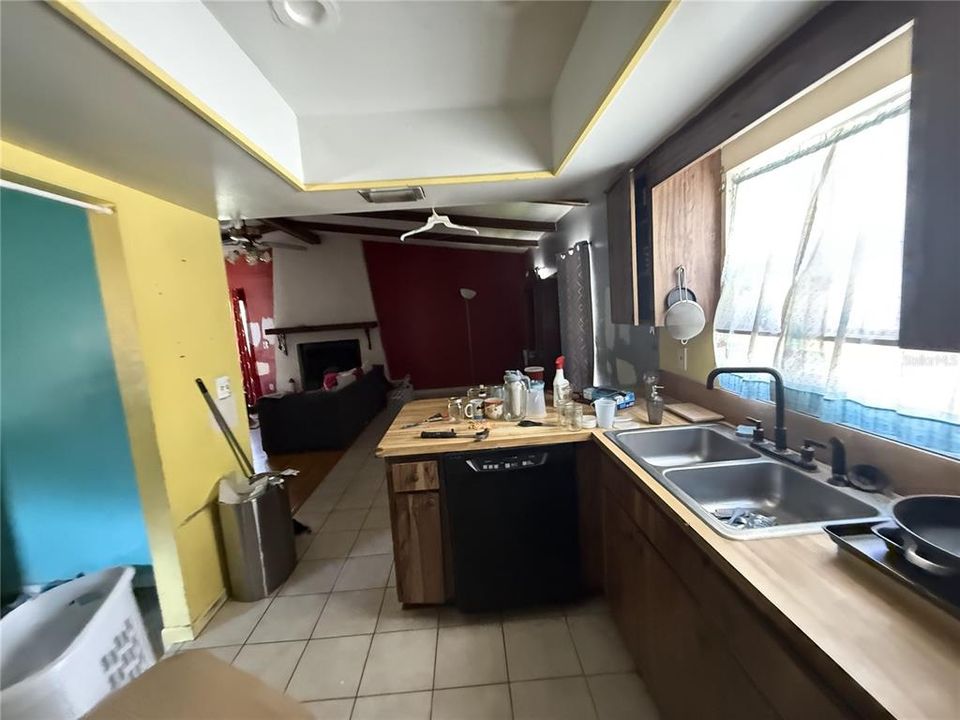 En Venta: $267,900 (4 camas, 2 baños, 1719 Pies cuadrados)