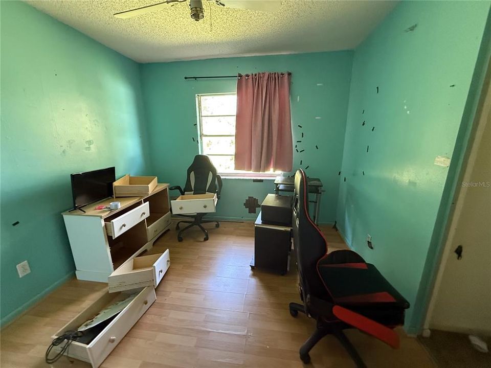 En Venta: $267,900 (4 camas, 2 baños, 1719 Pies cuadrados)