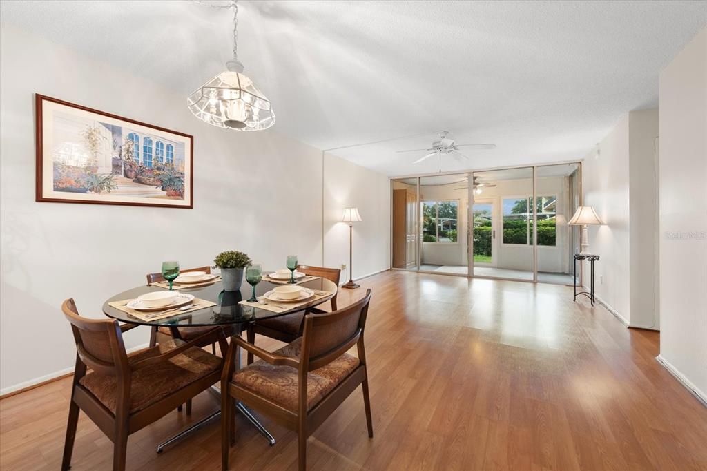 For Sale: $159,000 (2 beds, 2 baths, 1045 Square Feet)
