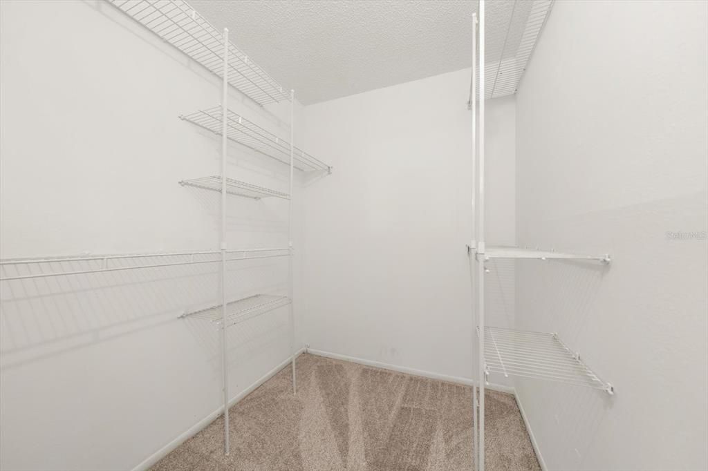 For Sale: $159,000 (2 beds, 2 baths, 1045 Square Feet)