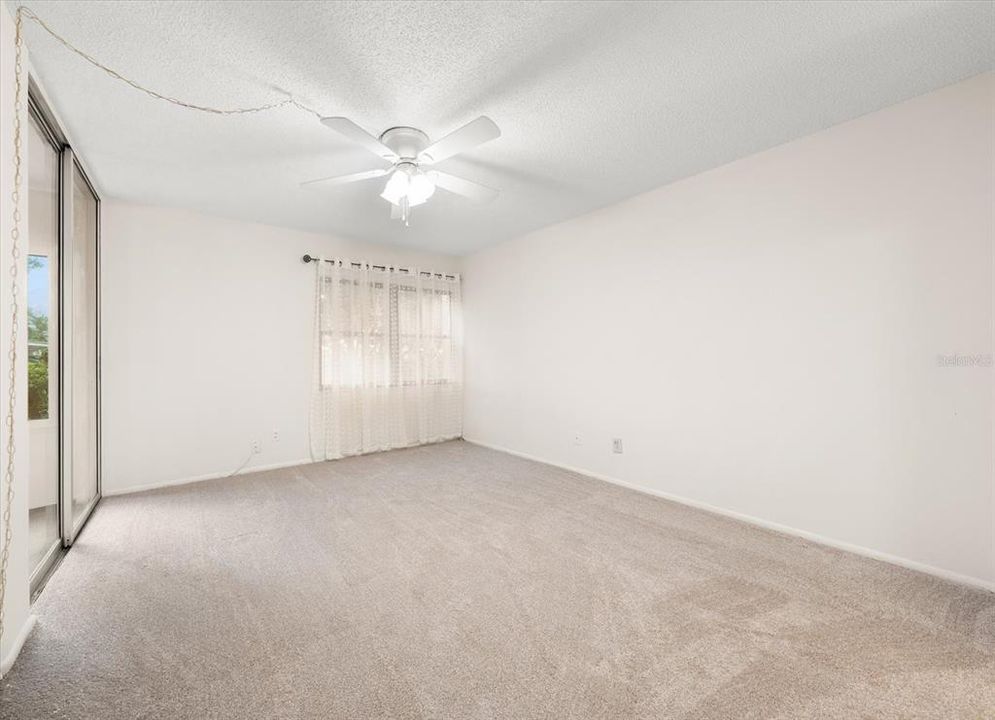 For Sale: $159,000 (2 beds, 2 baths, 1045 Square Feet)