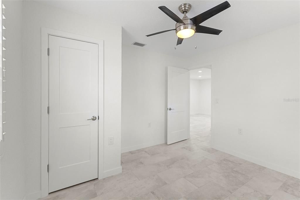For Sale: $500,000 (3 beds, 3 baths, 1144 Square Feet)