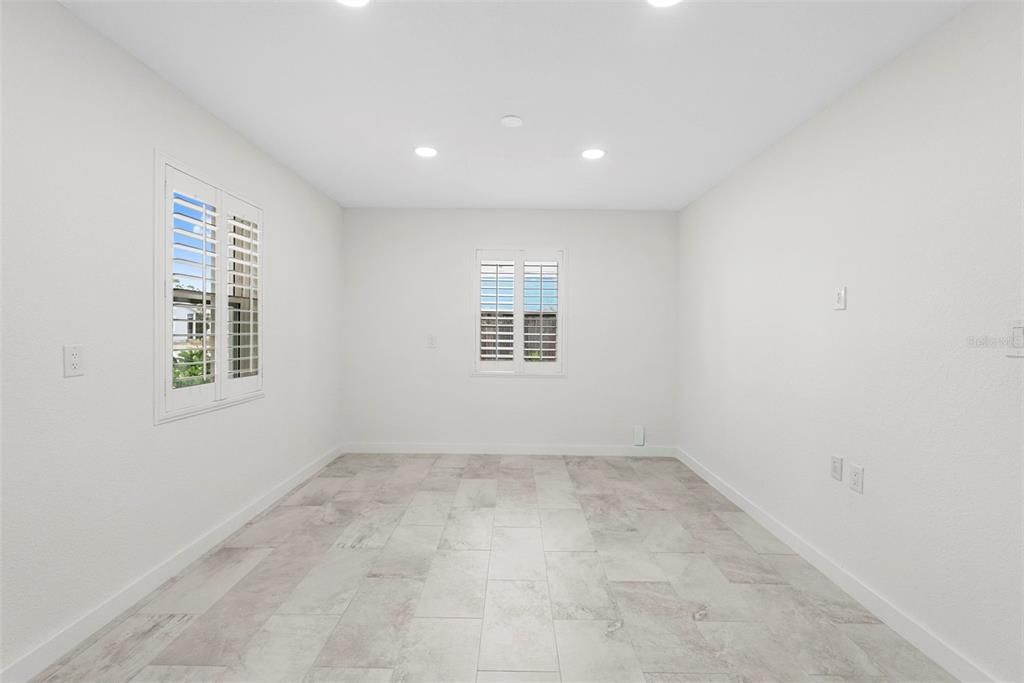 For Sale: $500,000 (3 beds, 3 baths, 1144 Square Feet)