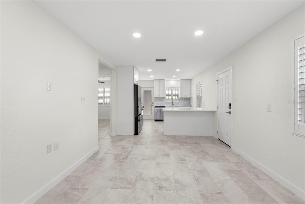 For Sale: $500,000 (3 beds, 3 baths, 1144 Square Feet)