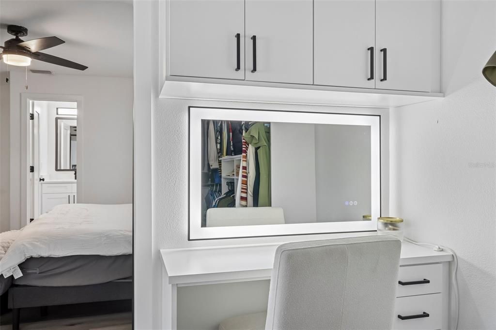 En Venta: $775,000 (4 camas, 2 baños, 1901 Pies cuadrados)