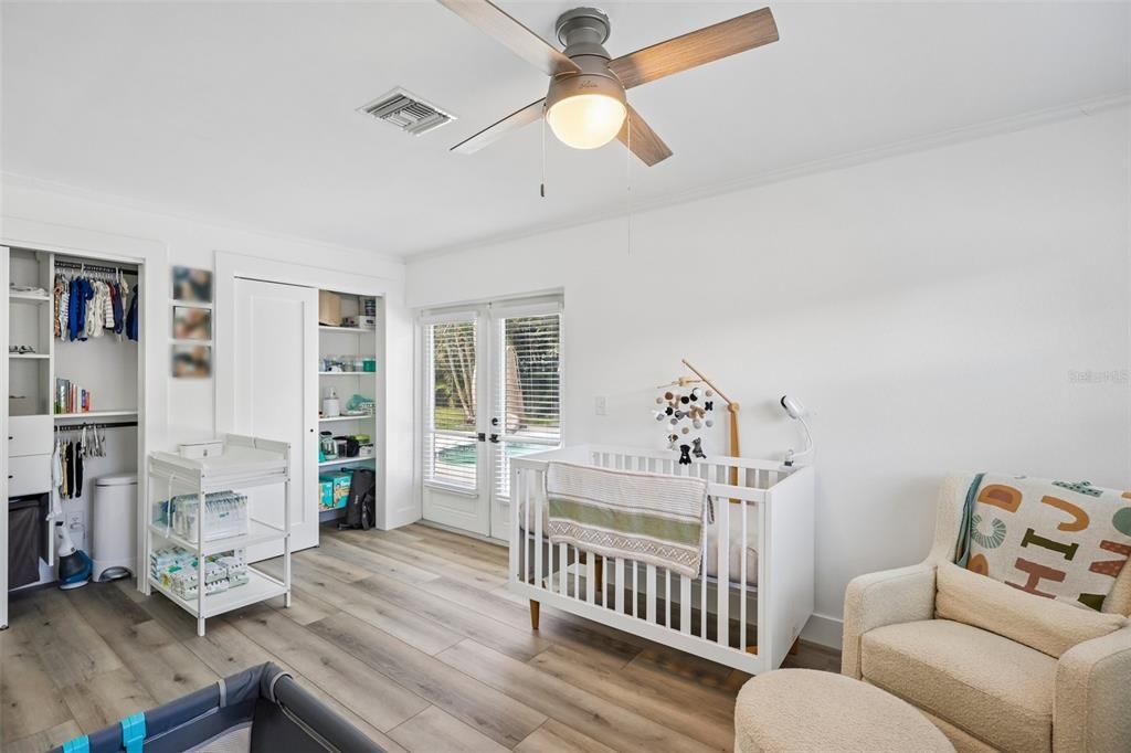 En Venta: $775,000 (4 camas, 2 baños, 1901 Pies cuadrados)