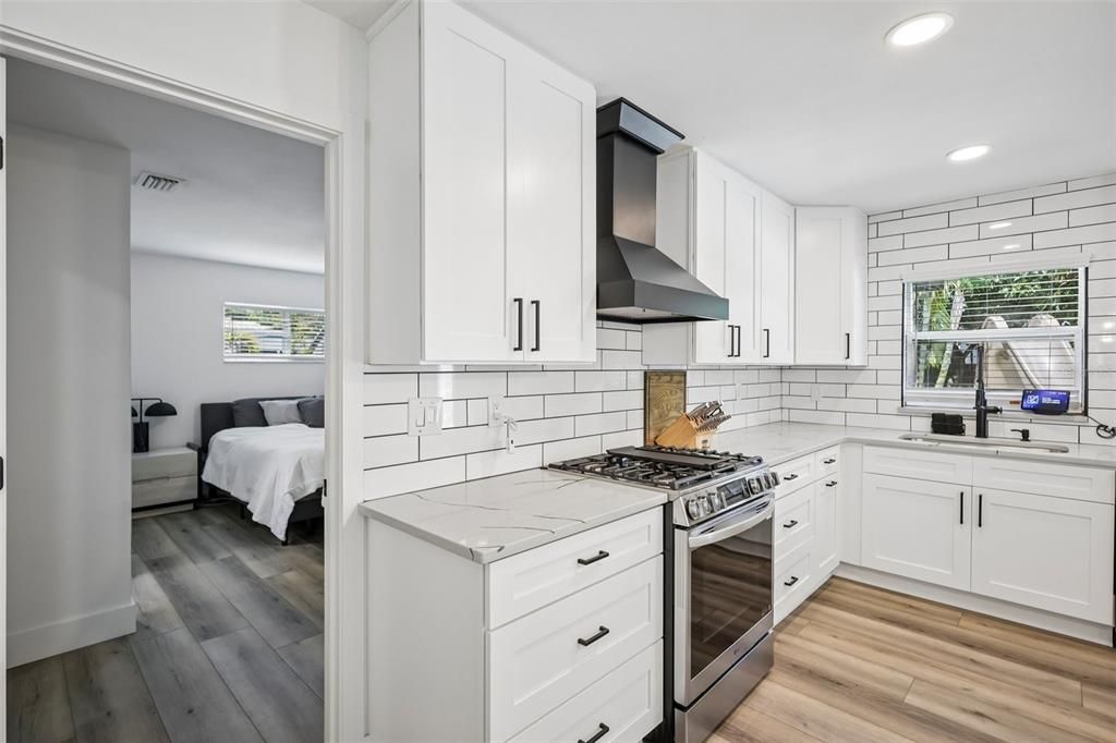 En Venta: $775,000 (4 camas, 2 baños, 1901 Pies cuadrados)