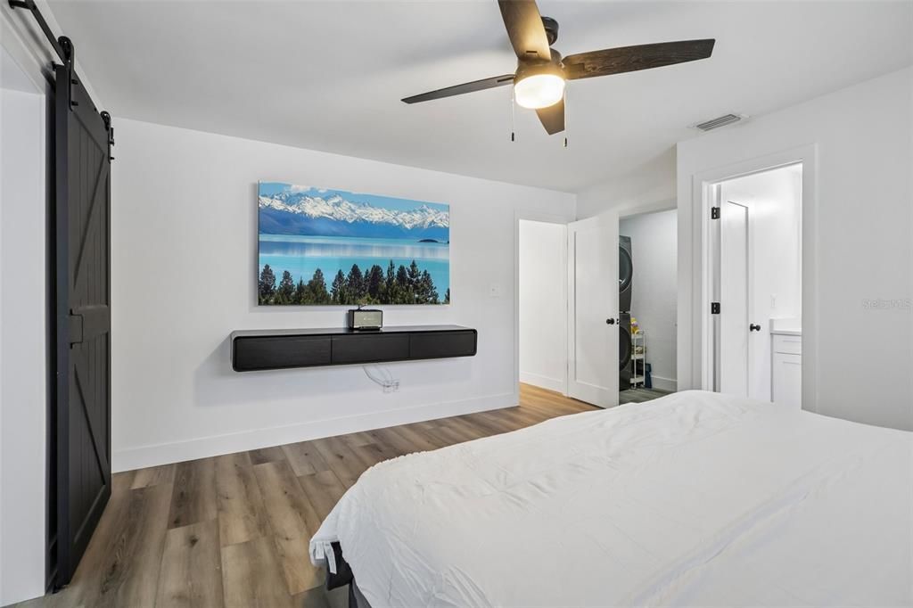 En Venta: $775,000 (4 camas, 2 baños, 1901 Pies cuadrados)